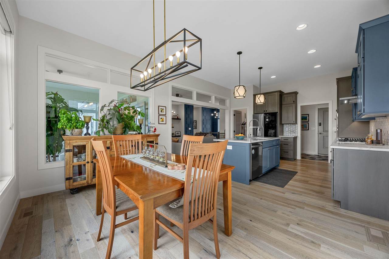 1352 Ava Cir