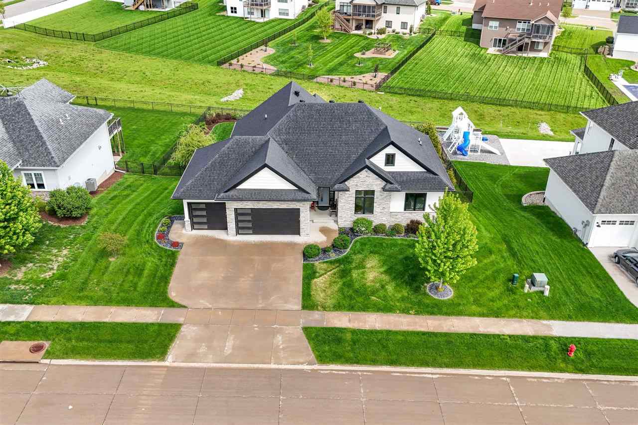 1352 Ava Cir