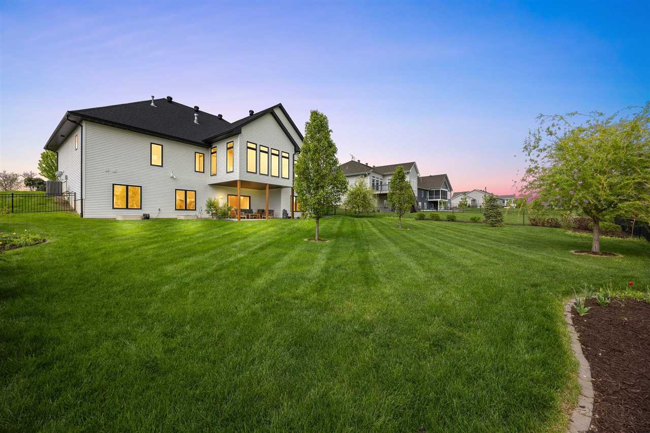 1352 Ava Cir