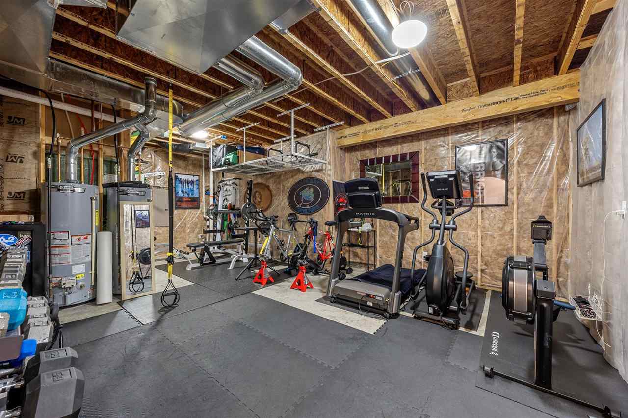 1352 Ava Cir