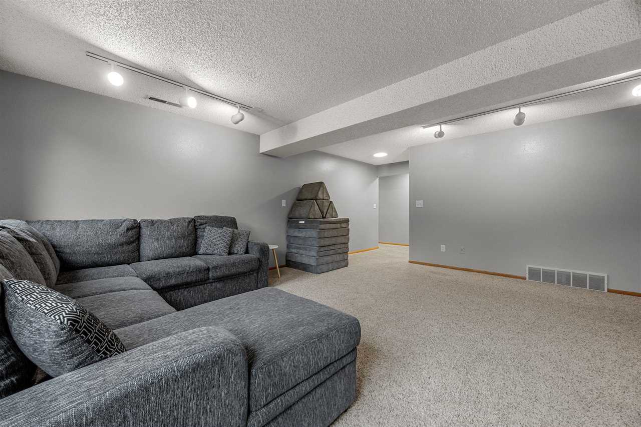541 Amhurst