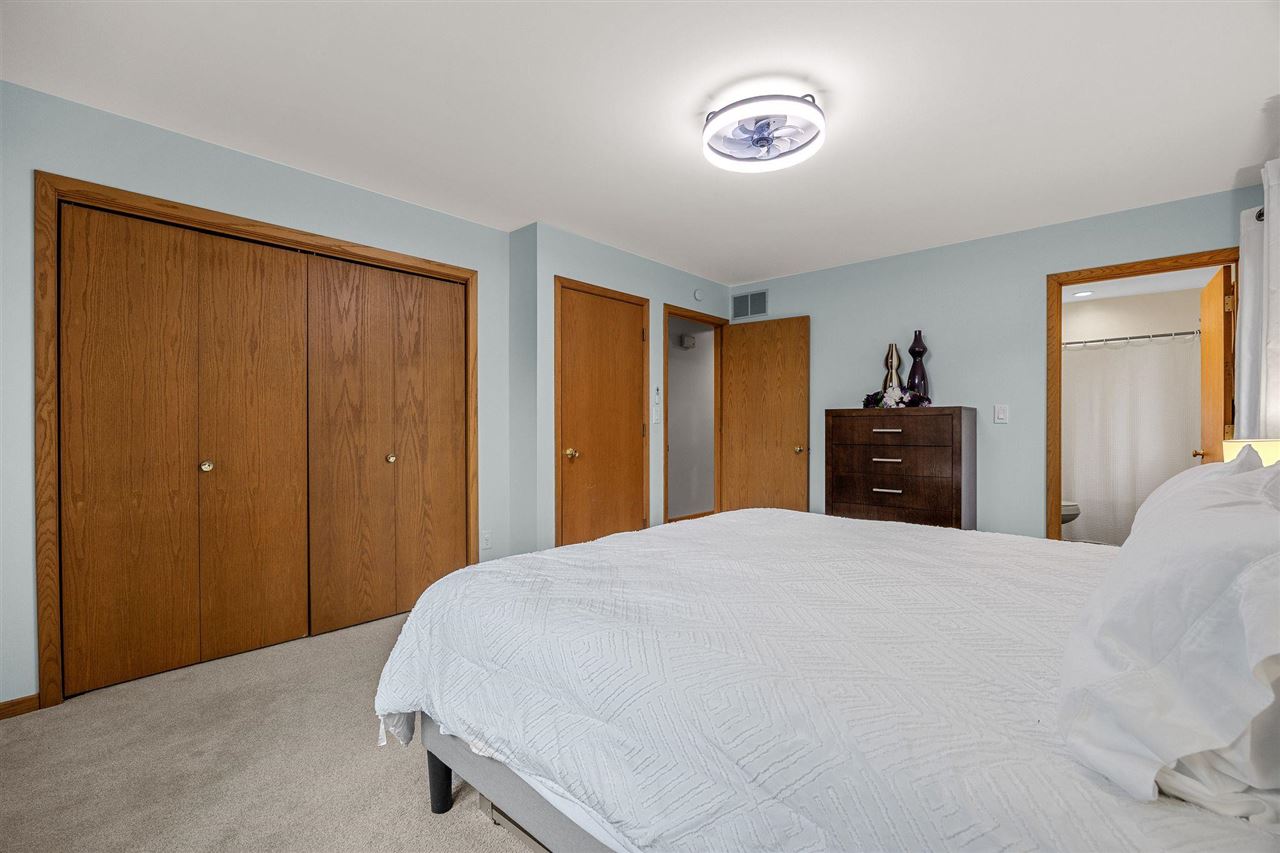 541 Amhurst