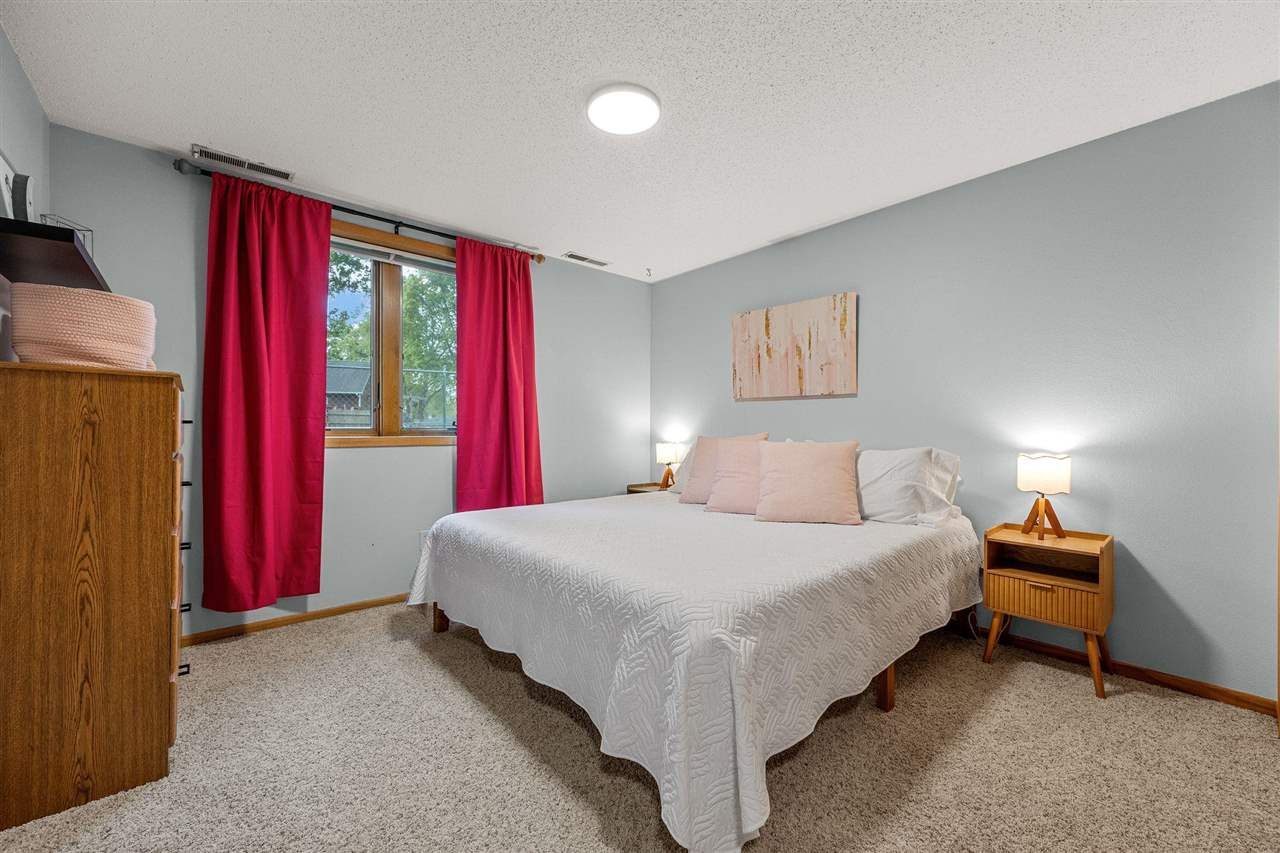 541 Amhurst
