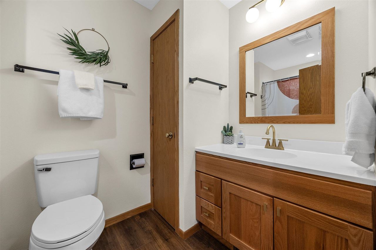 541 Amhurst