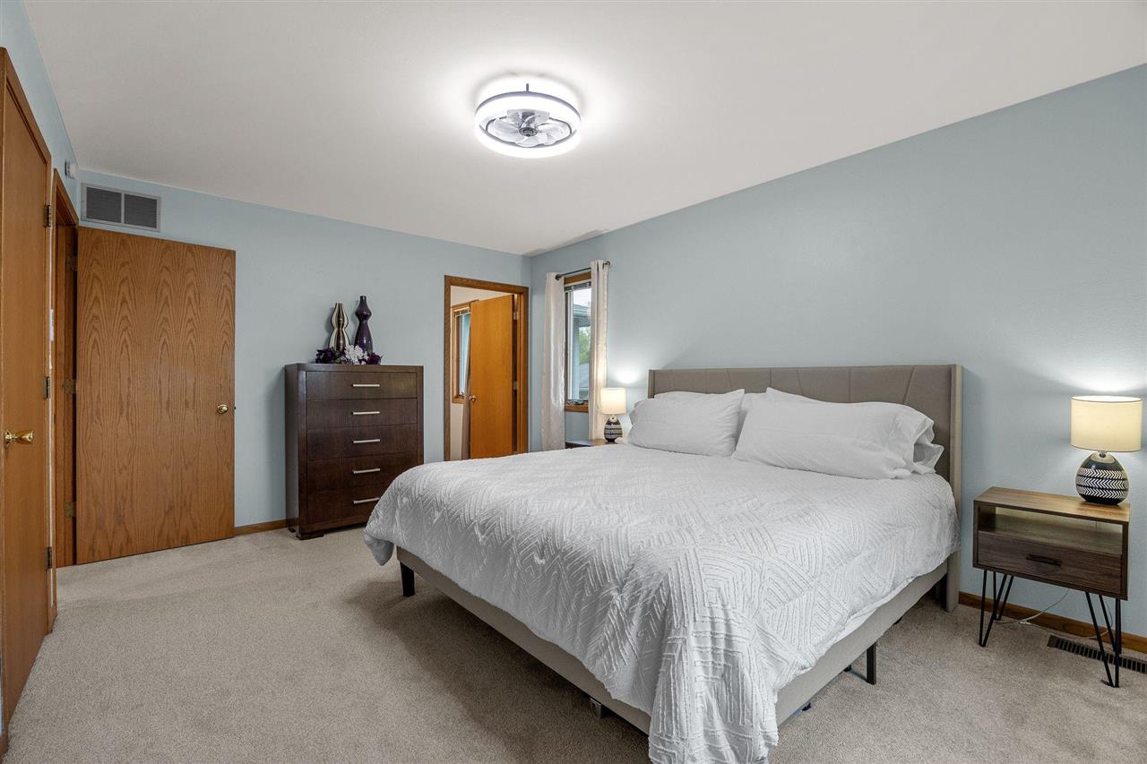 541 Amhurst