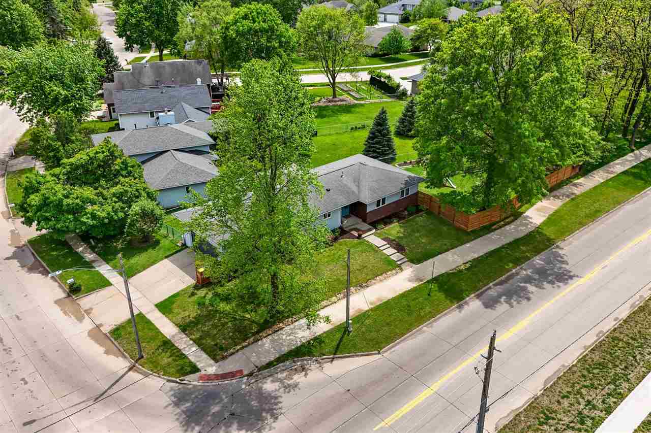 541 Amhurst