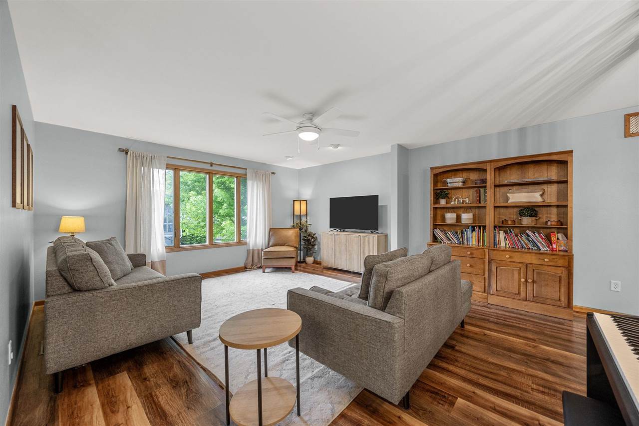 541 Amhurst