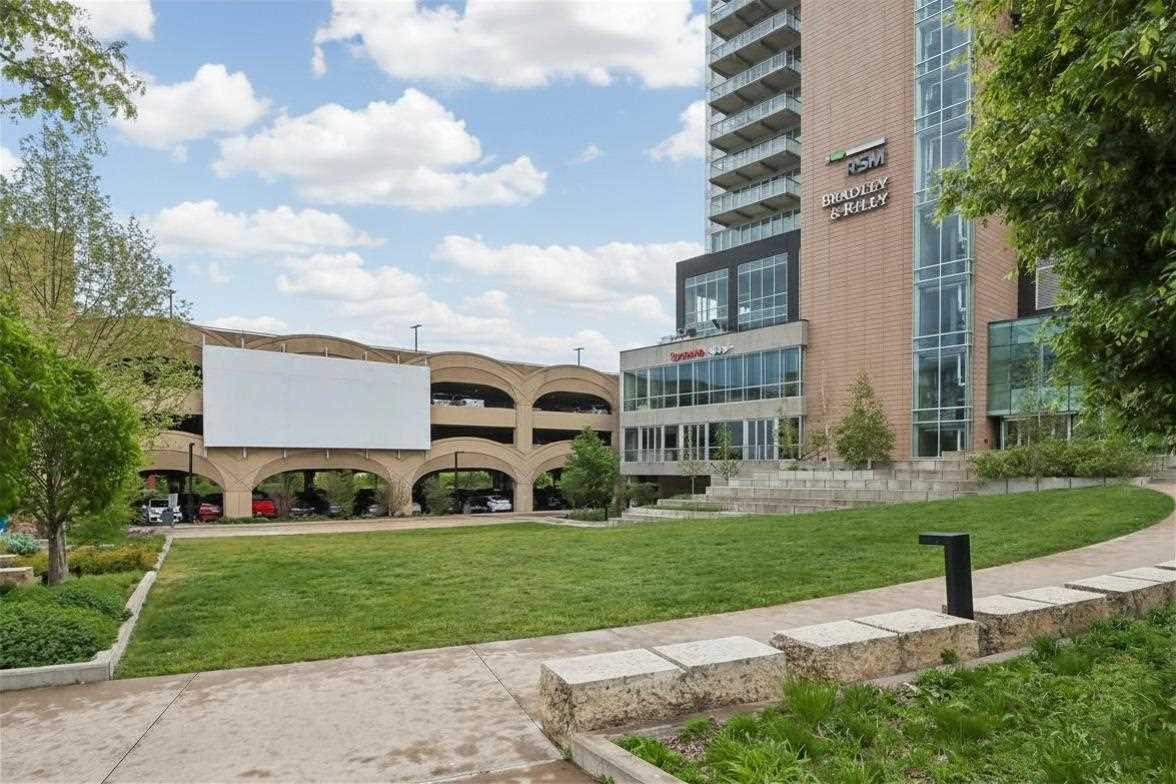 404 E College St. Unit: No. 908