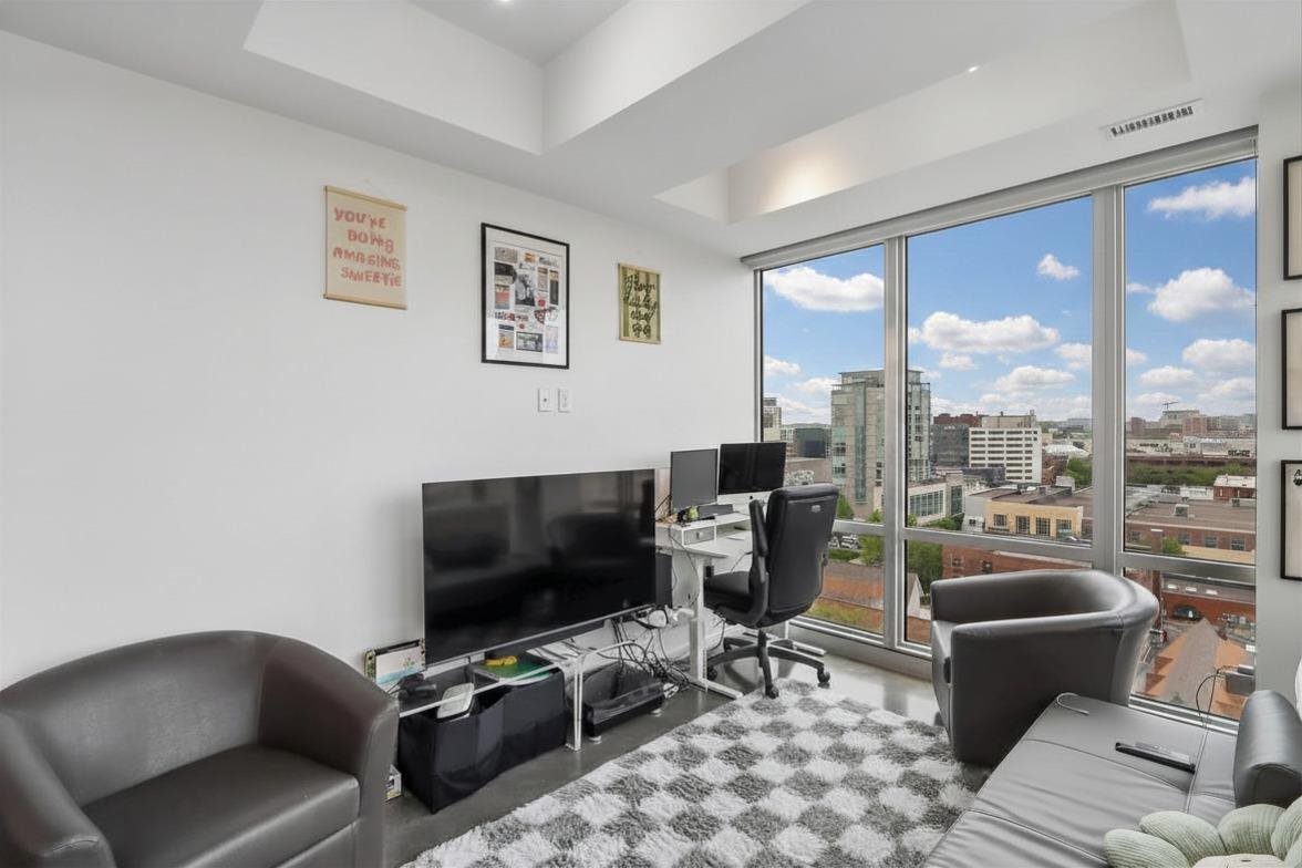 404 E College St. Unit: No. 908