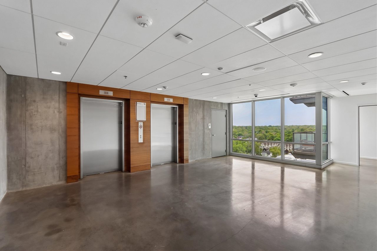 404 E College St. Unit: No. 908