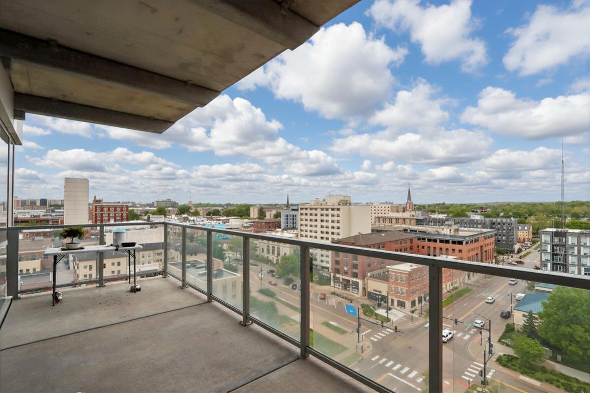 404 E College St. Unit: No. 908