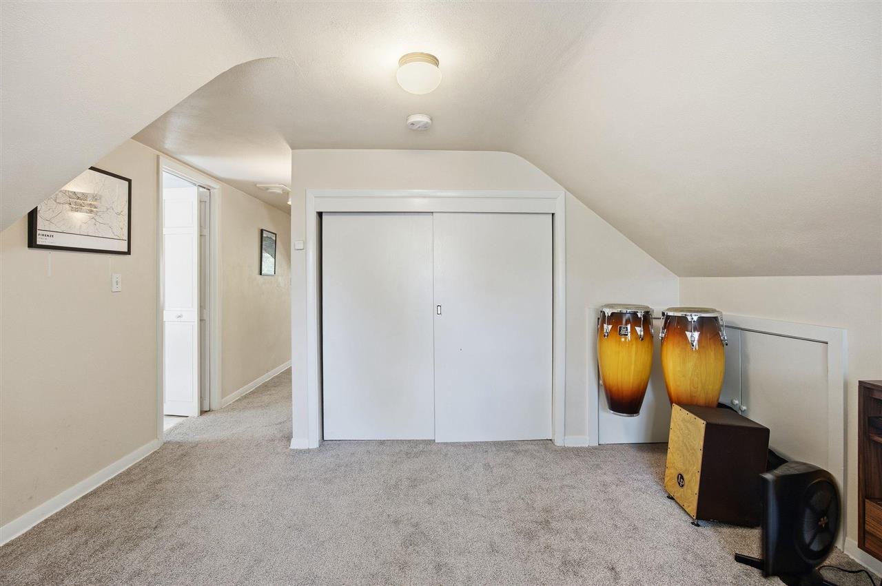 1605 Friendly Ave