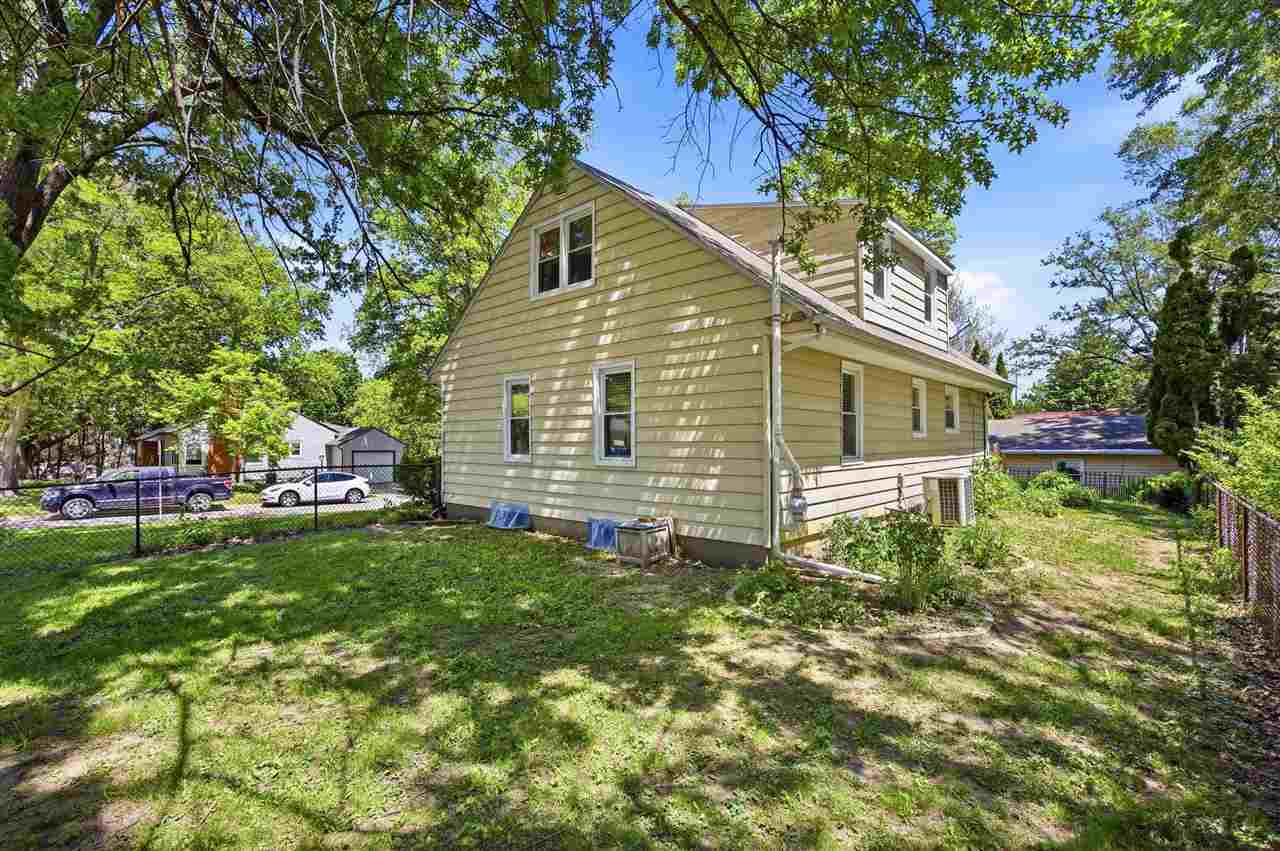 1605 Friendly Ave