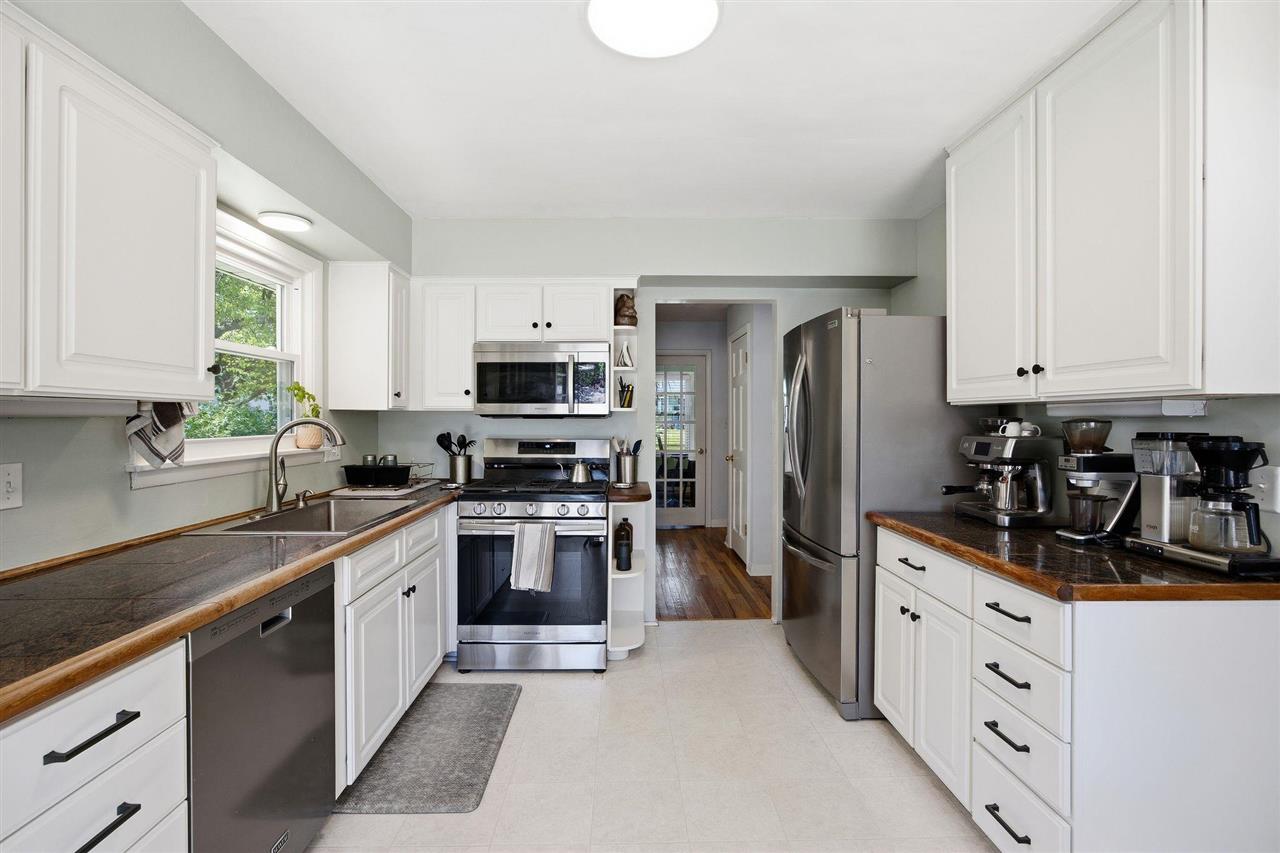 1605 Friendly Ave