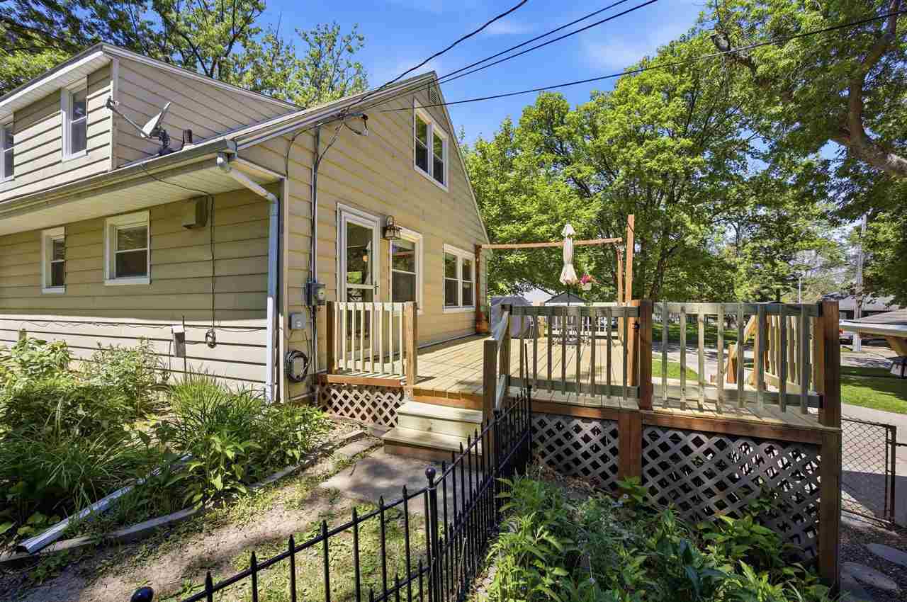 1605 Friendly Ave