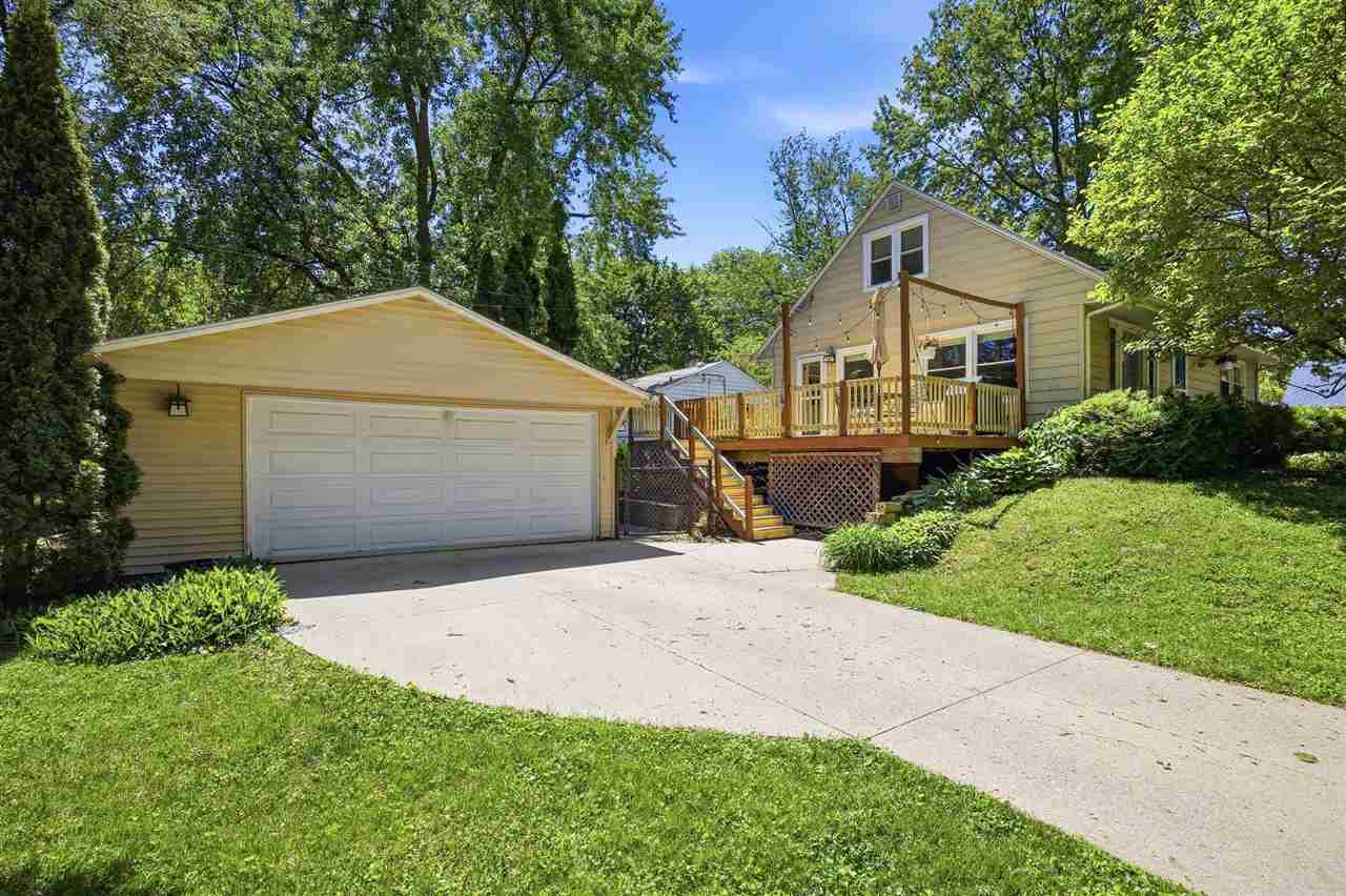 1605 Friendly Ave