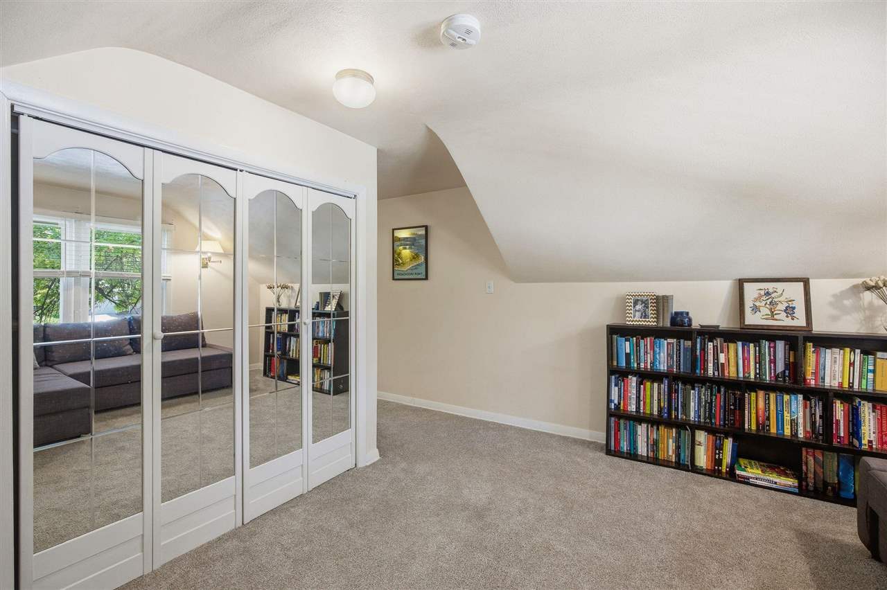 1605 Friendly Ave