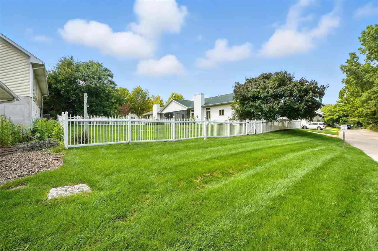 900 Longfellow Pl