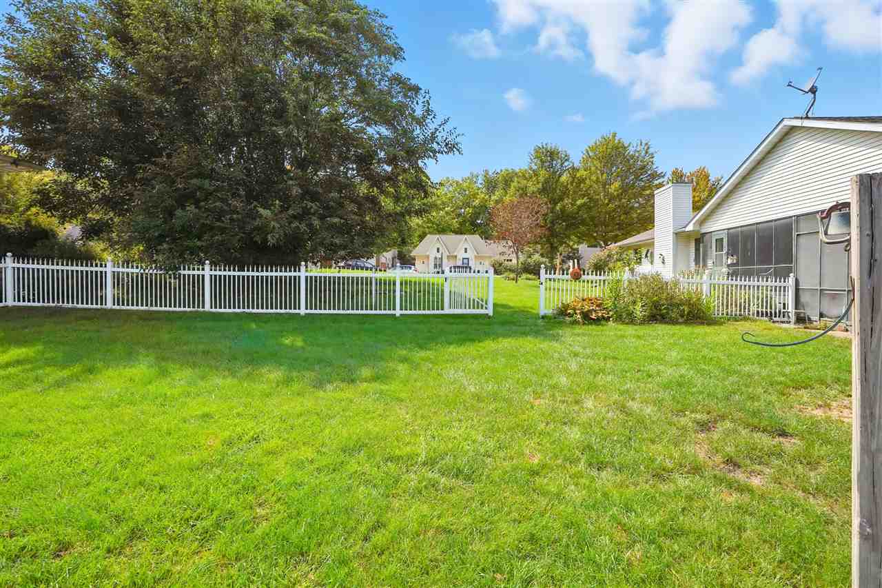 900 Longfellow Pl