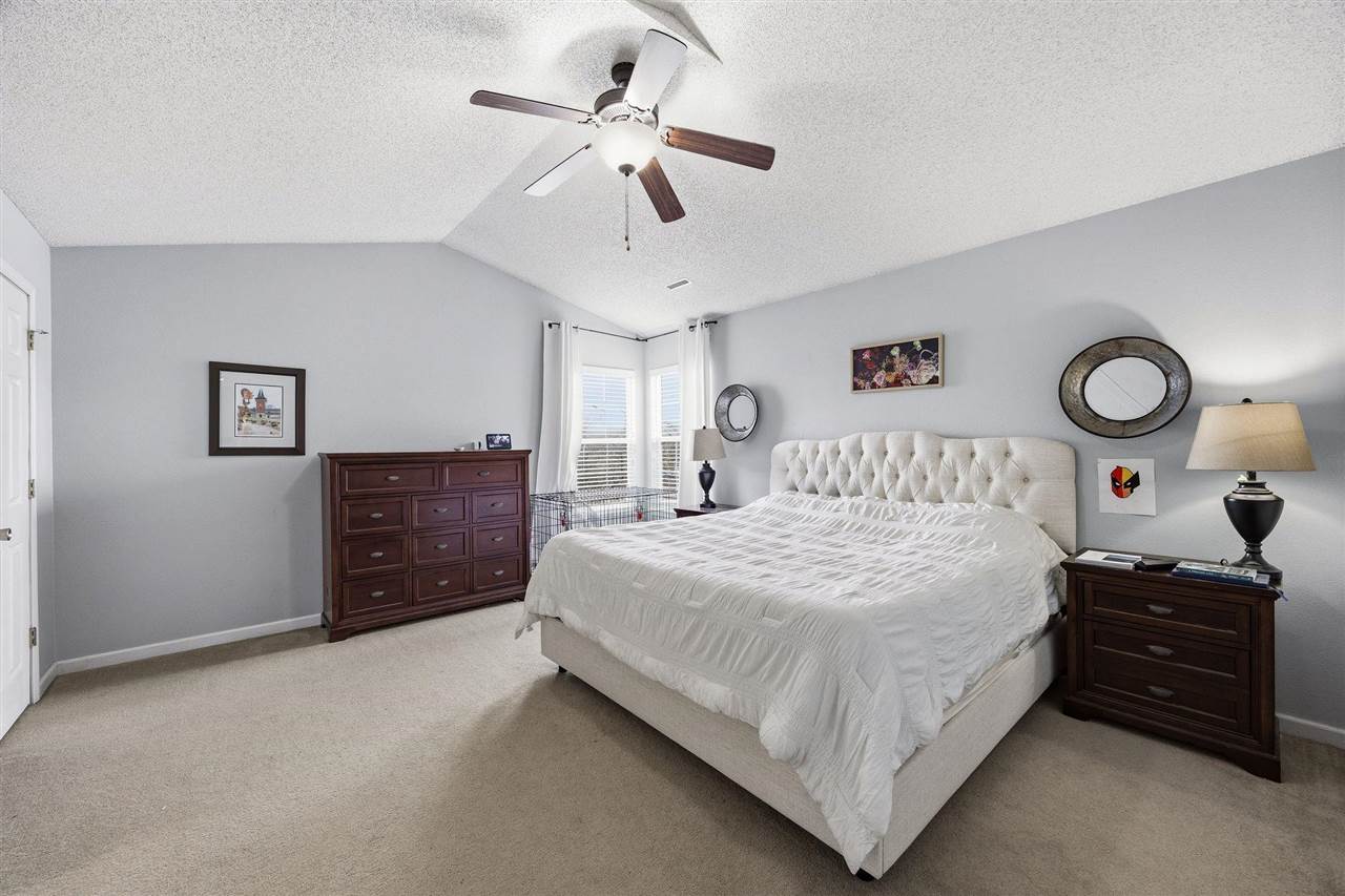 2768 Irving Ave