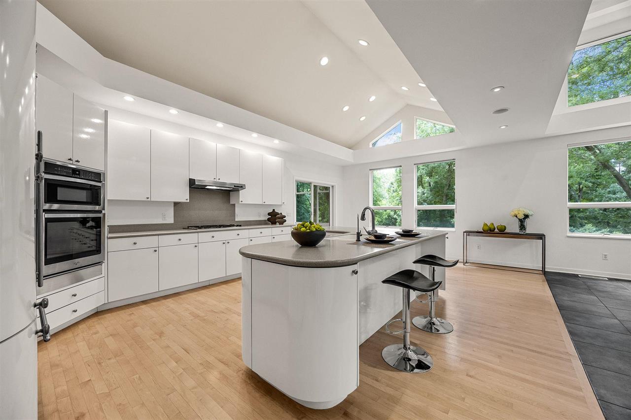 680 Highland Park Ave