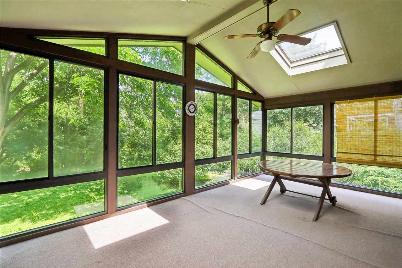 131 S Mount Vernon Dr