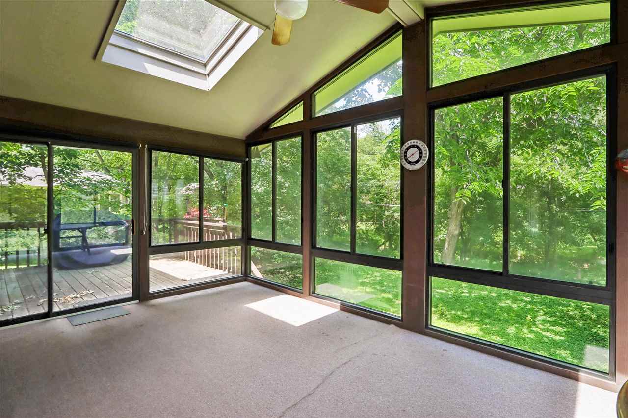 131 S Mount Vernon Dr