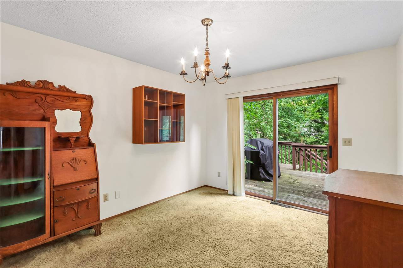131 S Mount Vernon Dr