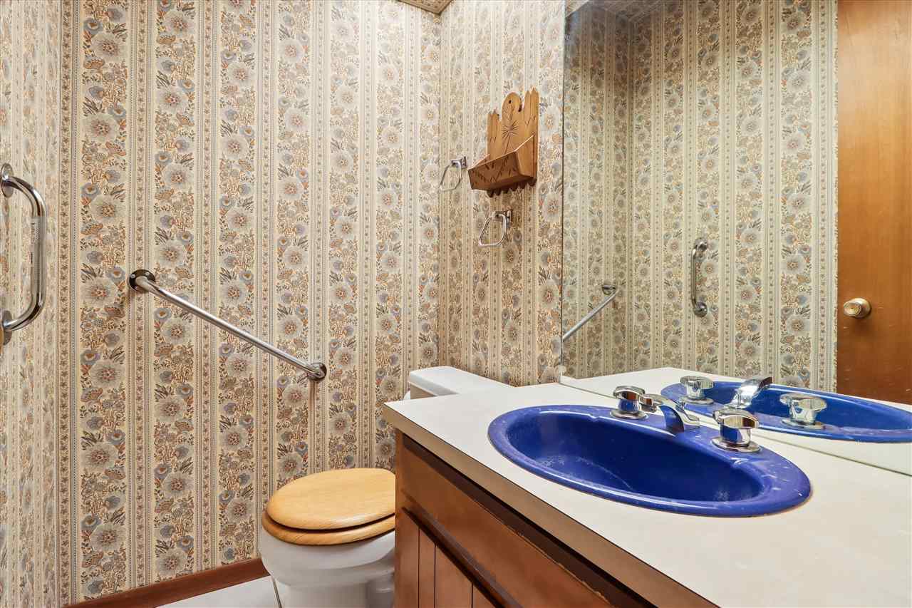 131 S Mount Vernon Dr