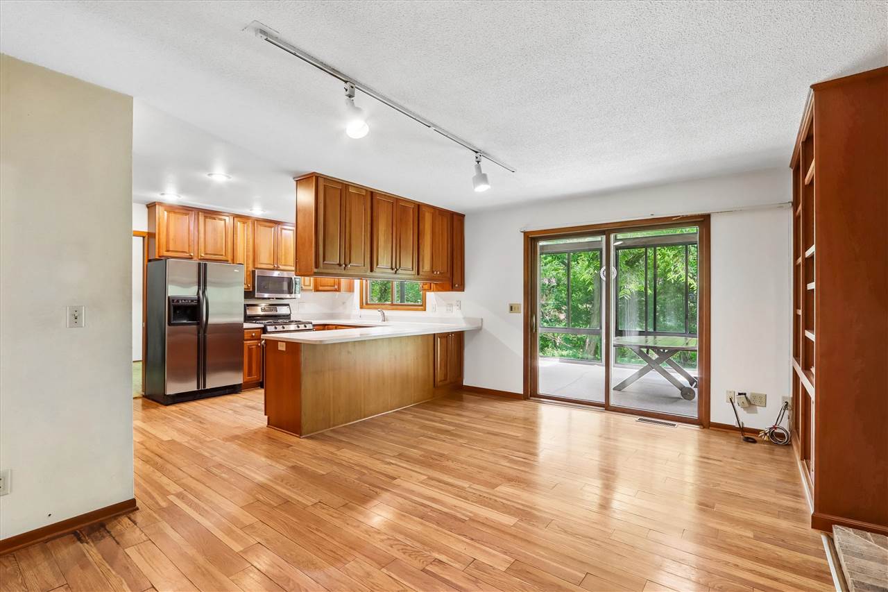 131 S Mount Vernon Dr