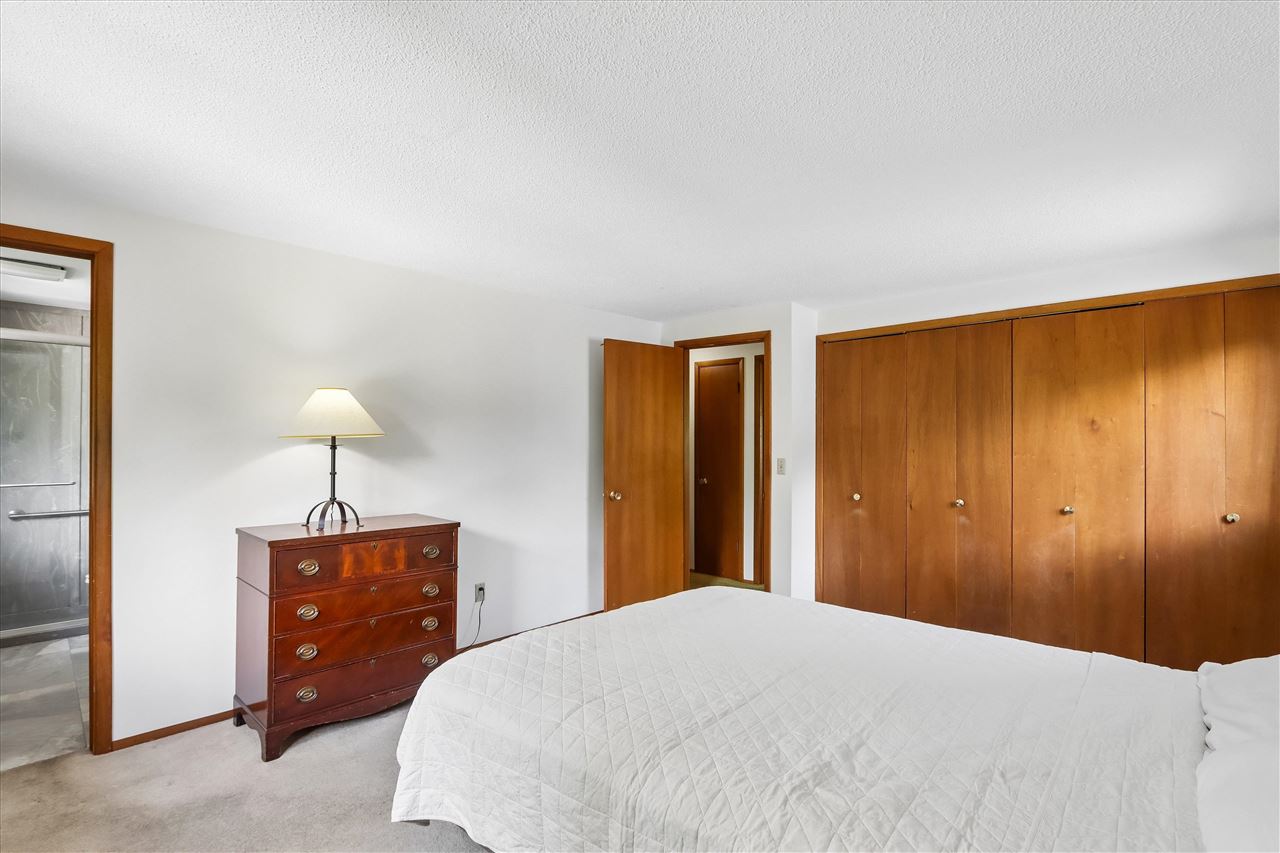 131 S Mount Vernon Dr