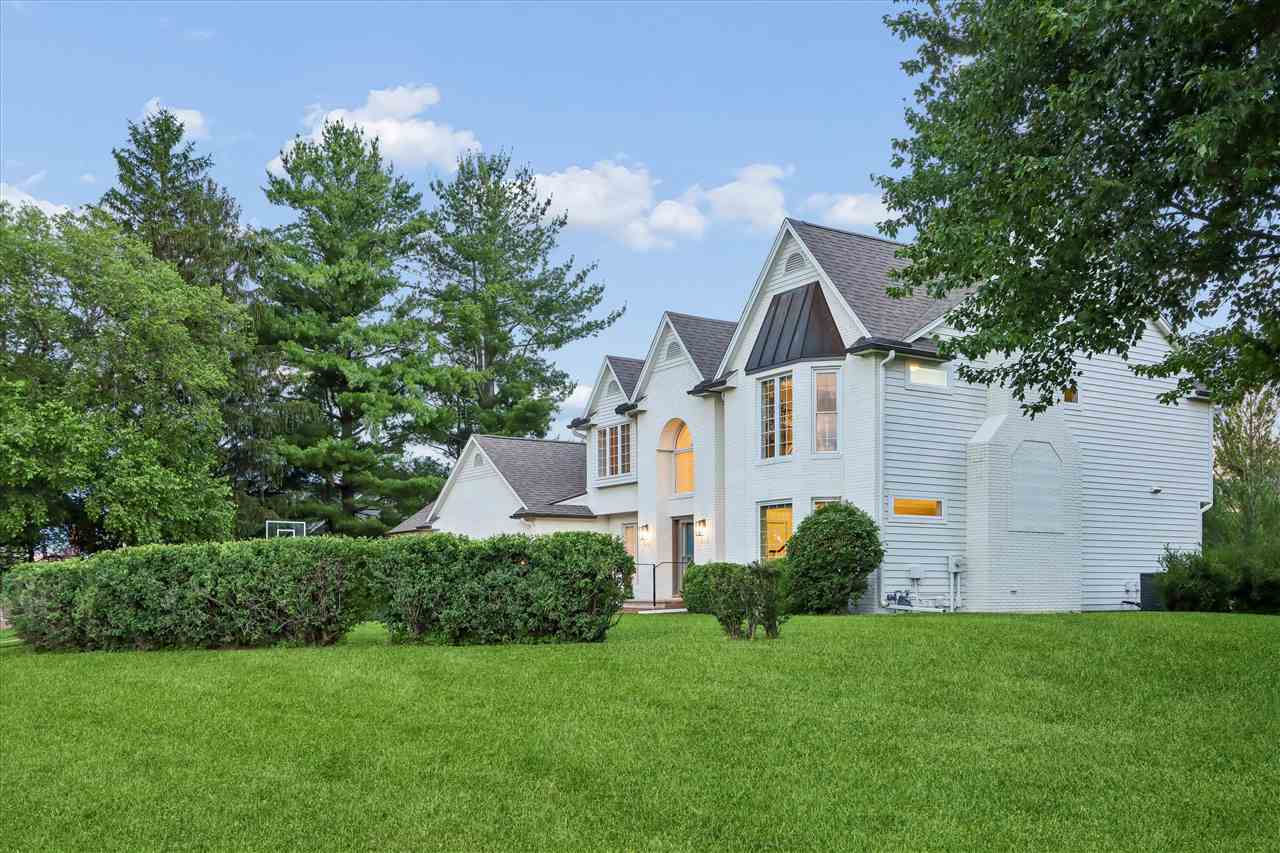 19 Cherry Ln NE