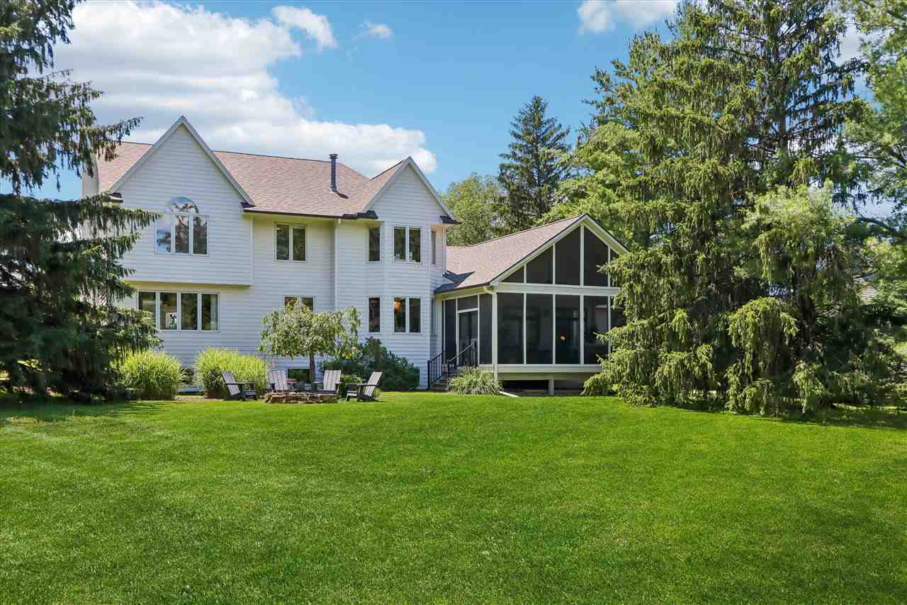 19 Cherry Ln NE