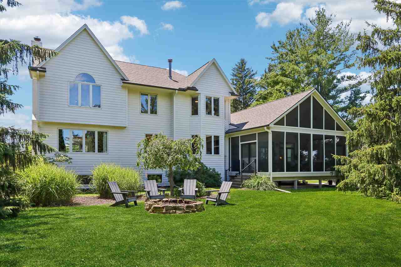 19 Cherry Ln NE