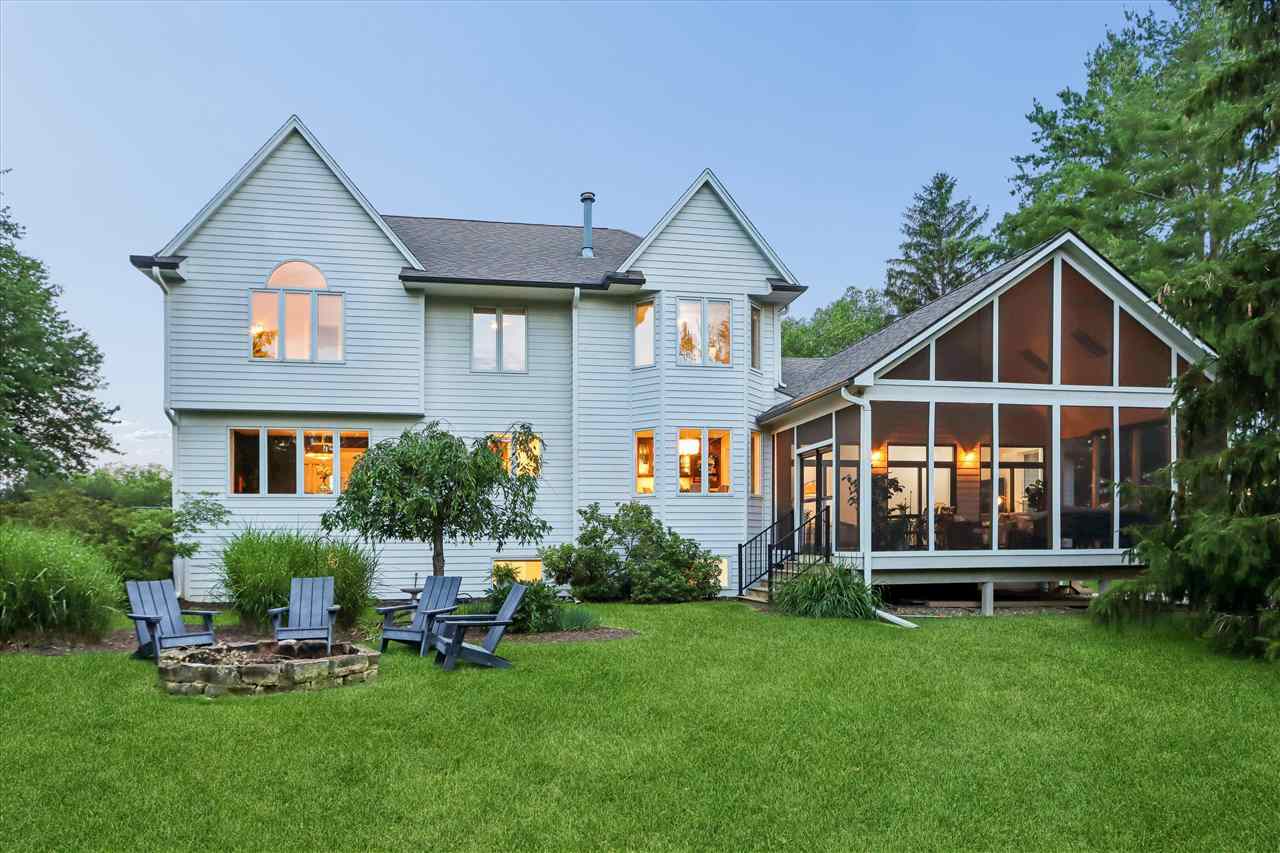 19 Cherry Ln NE