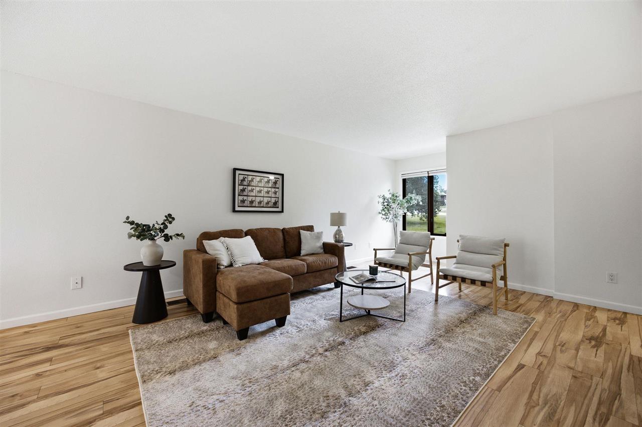 904 West Side Dr