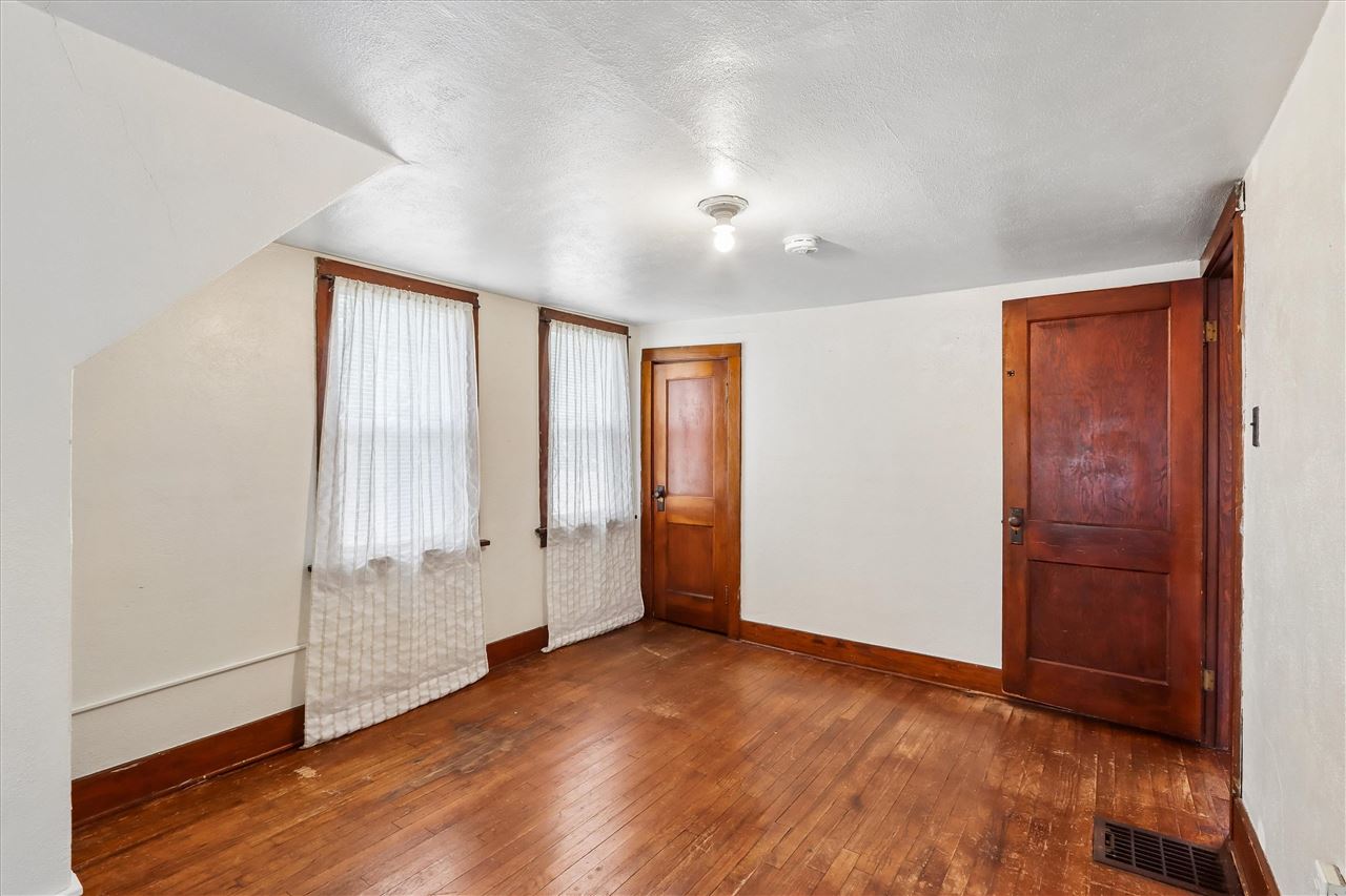 1323 Kirkwood Ave