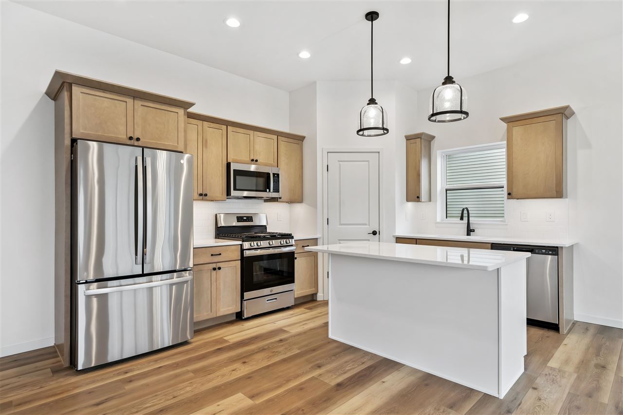 642 Maclan Ct