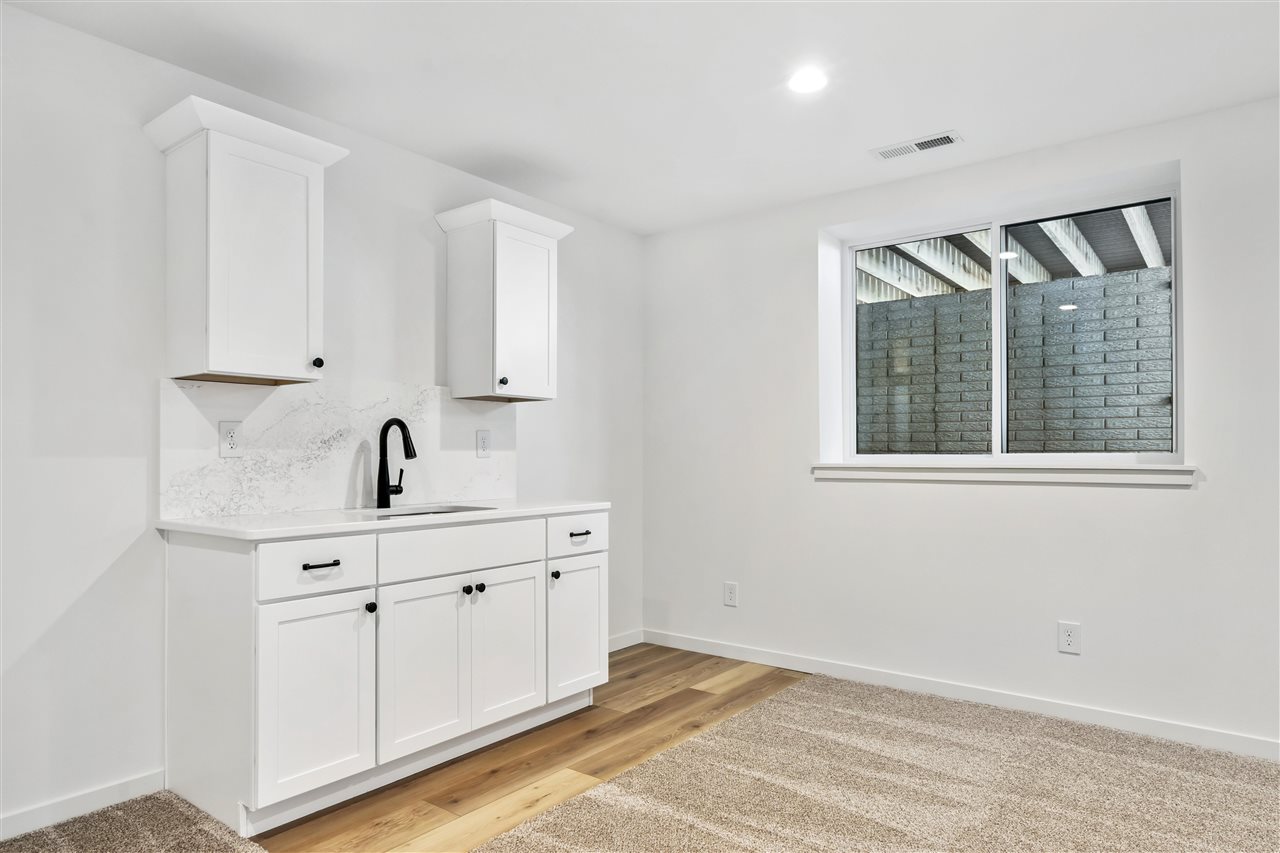 642 Maclan Ct