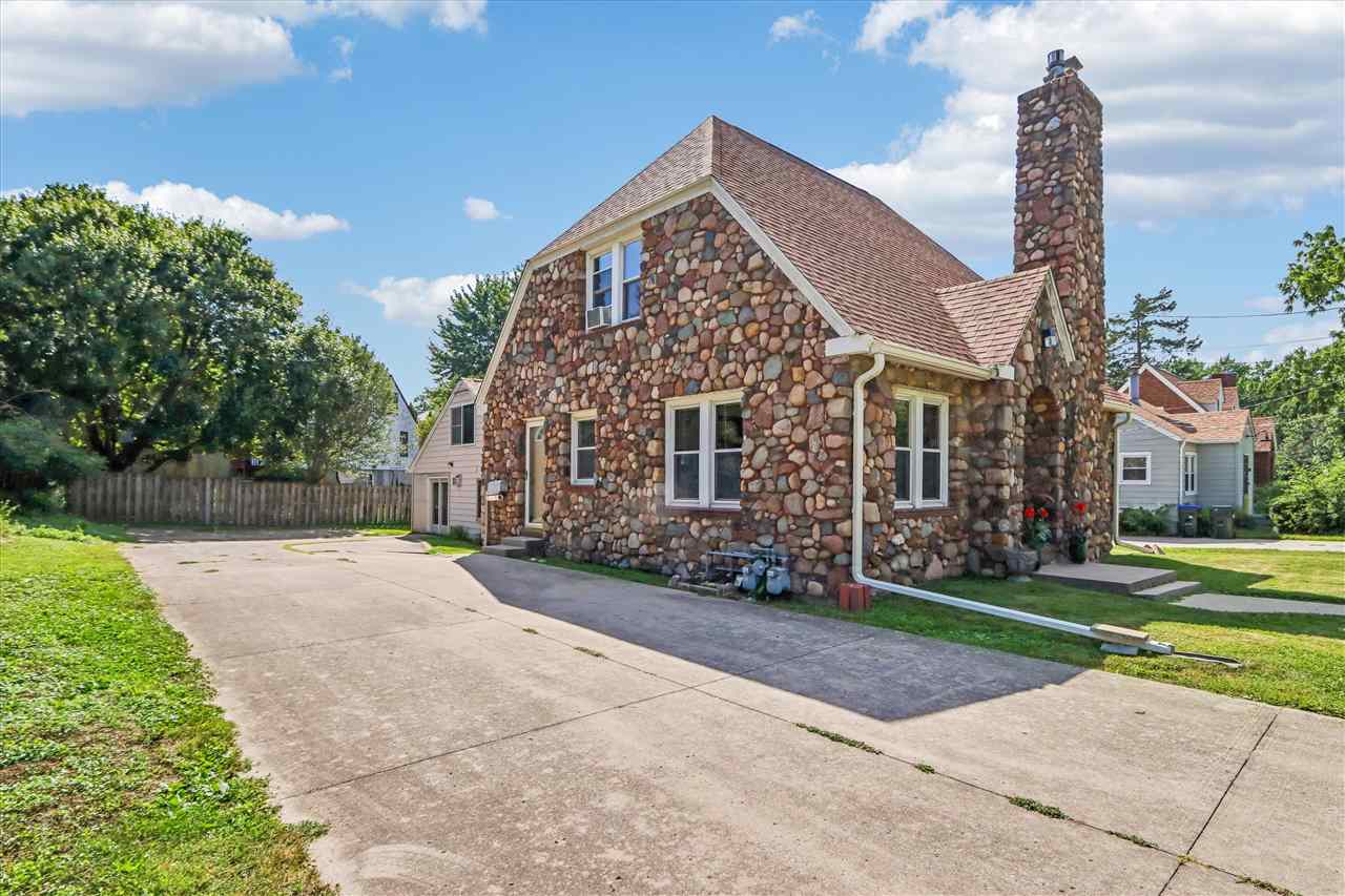 1915 Muscatine Ave