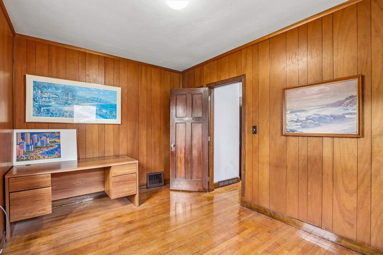 1915 Muscatine Ave