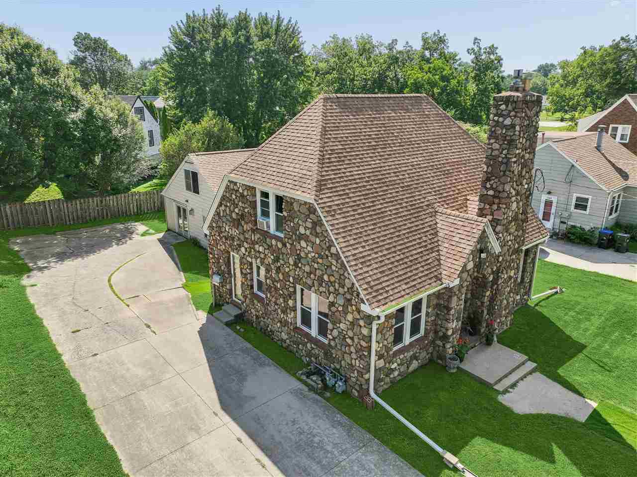 1915 Muscatine Ave