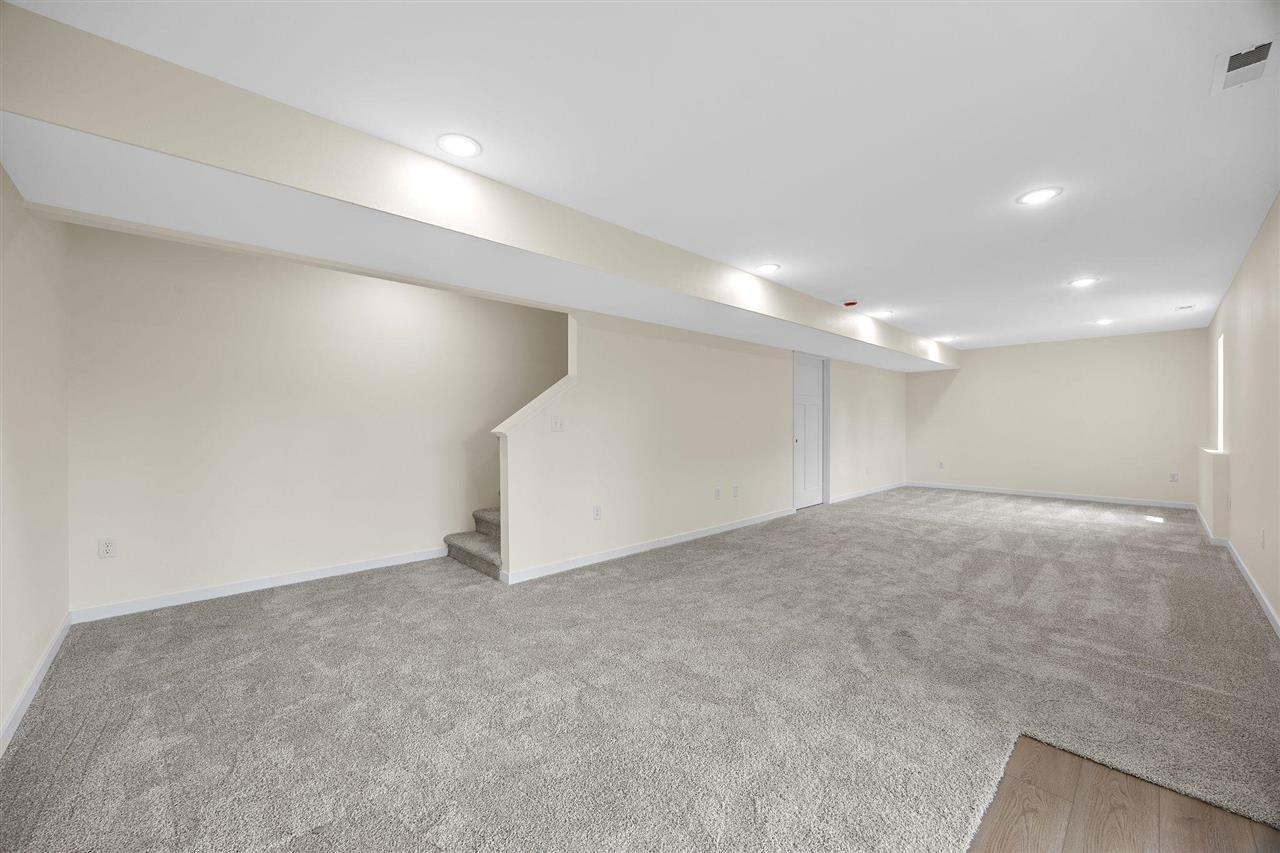 216 W Main St