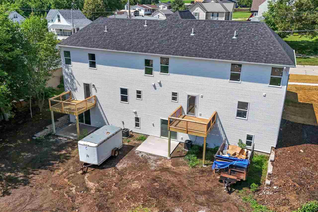 216 W Main St