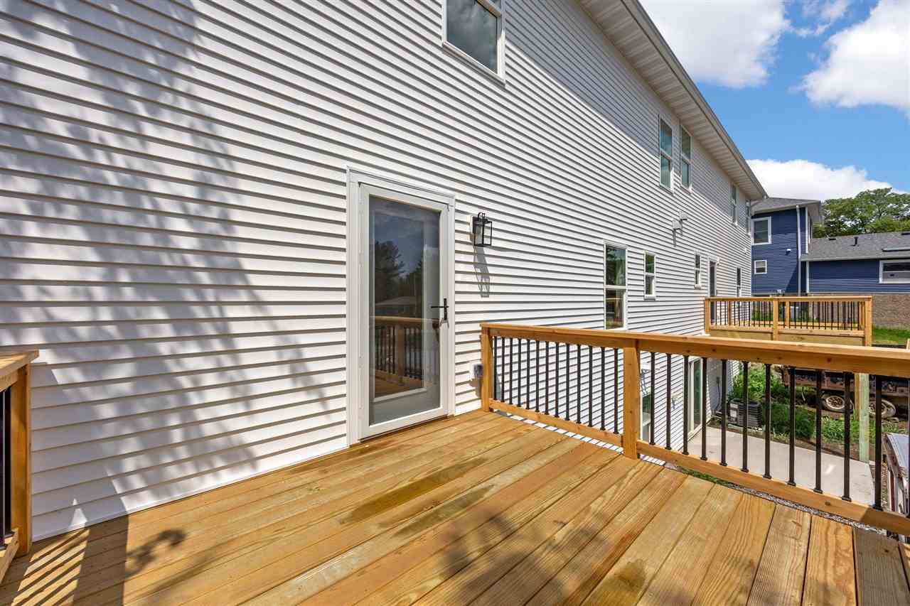 216 W Main St