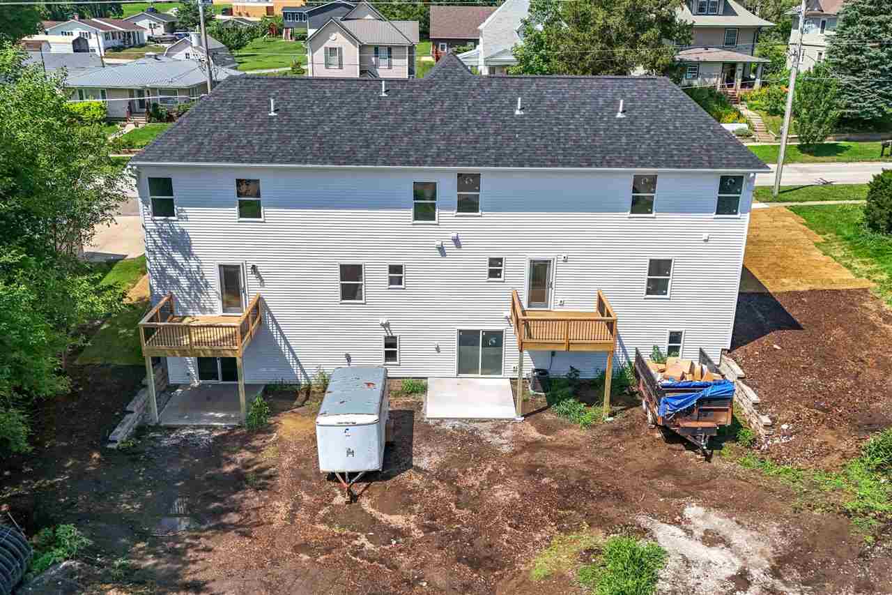 216 W Main St