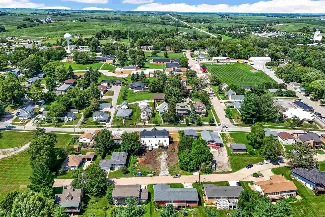 216 W Main St