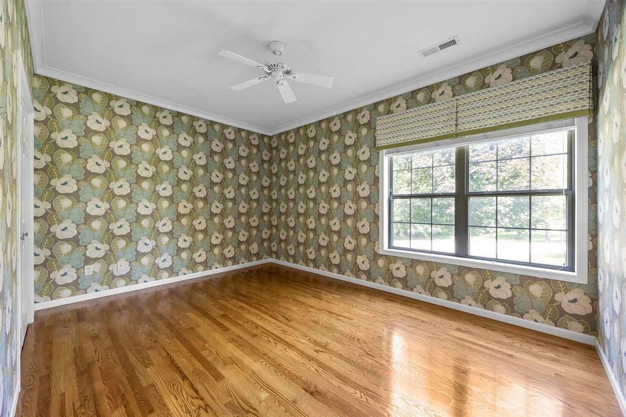 852 Foster Rd