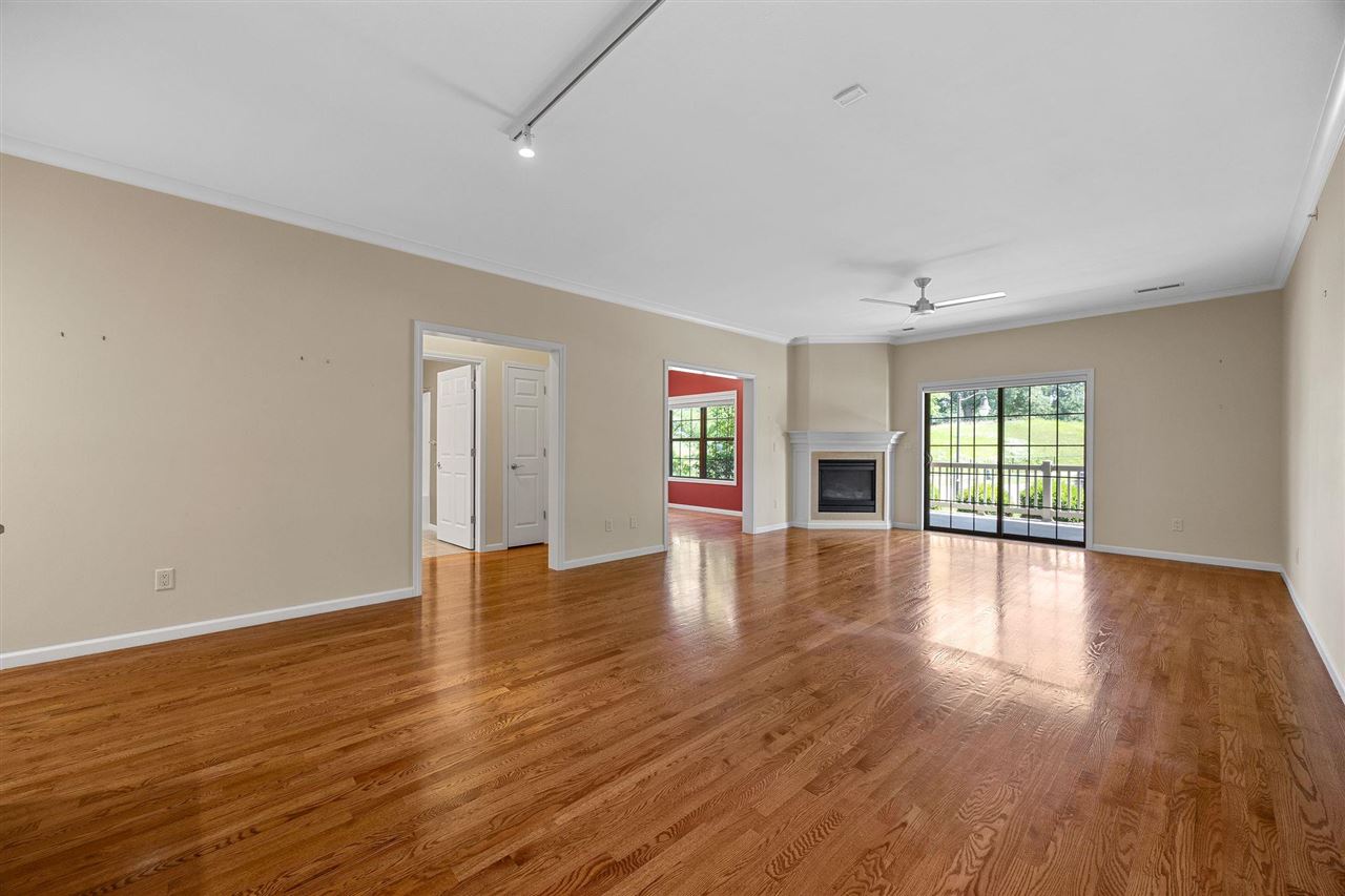 852 Foster Rd