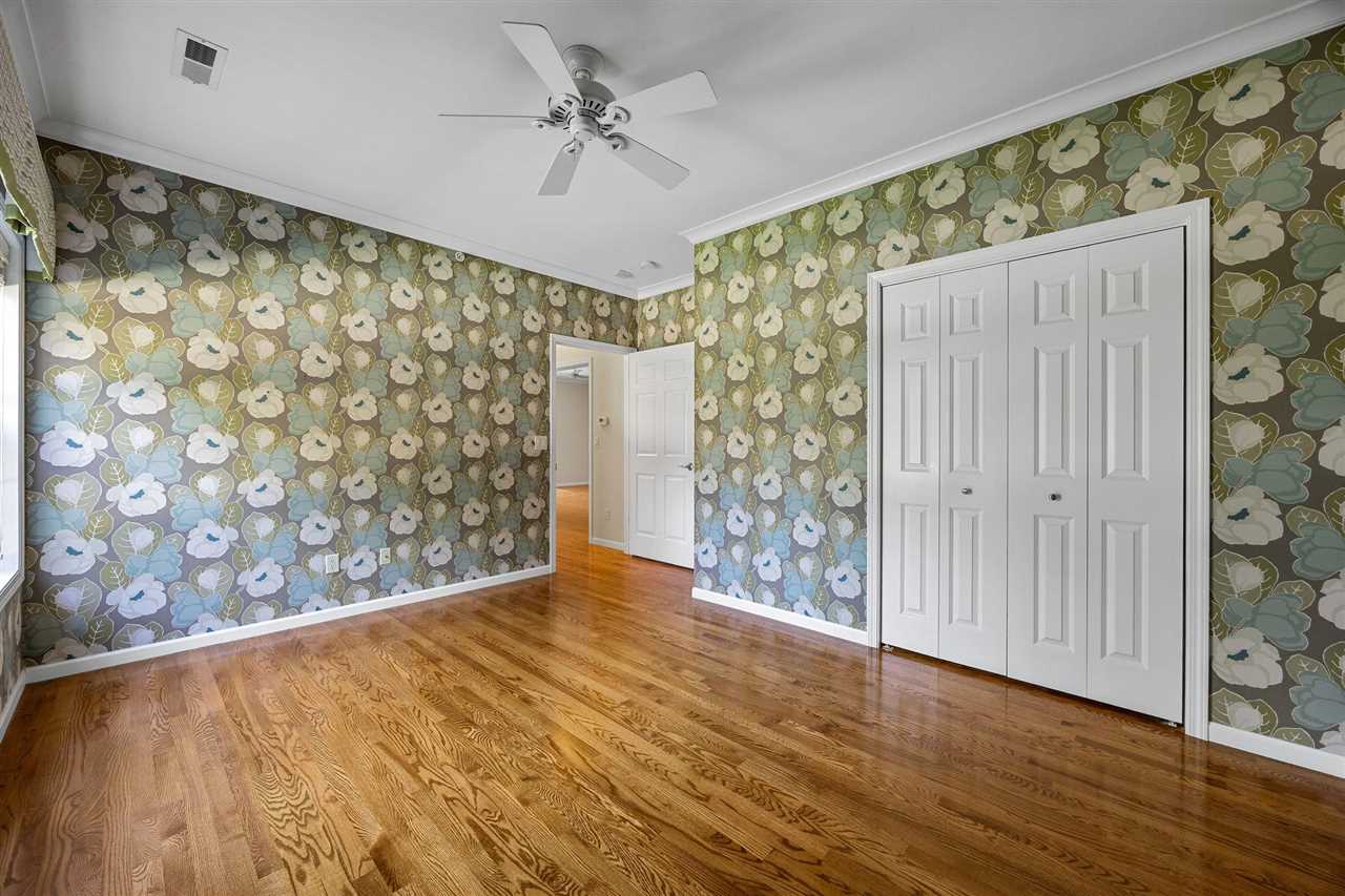 852 Foster Rd